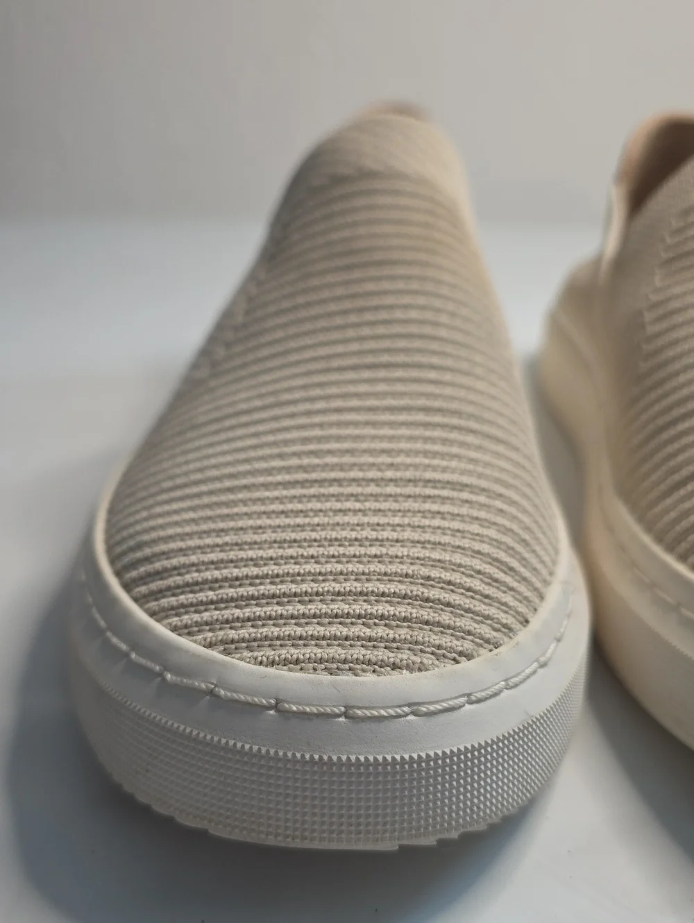 UGG ALAMEDA SAMMY IN SEA SALT KNIT-UPPER SLIP-ON LOAFERS LADIES 8.5 VGUC 1136841